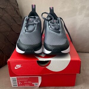 Nike Air Max 270 Kids' Shoes - Black and Gray